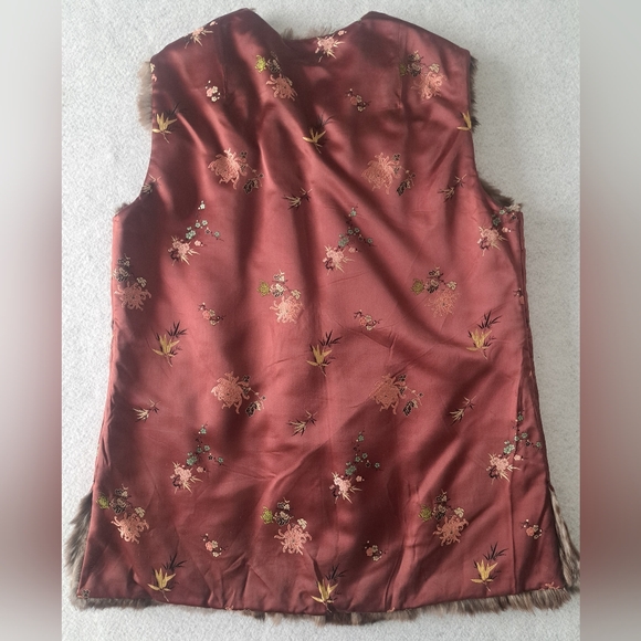 Vintage Chinese Deep Burgundy Reversible Floral Rabbit Fur Vest - Picture 4 of 15
